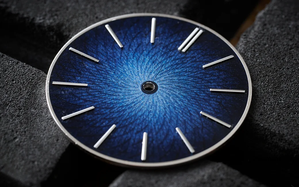 完成した七宝ダイヤルの画像