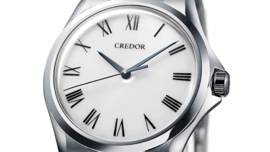 写真：あたたかみと透明感のある磁器ダイヤル